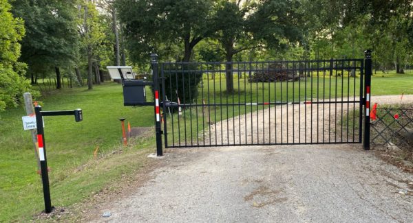 Pro and Cons of Solar Powered Driveway Gates